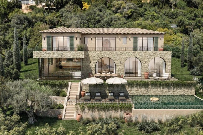 Maison - 220 m² - 6 pièces