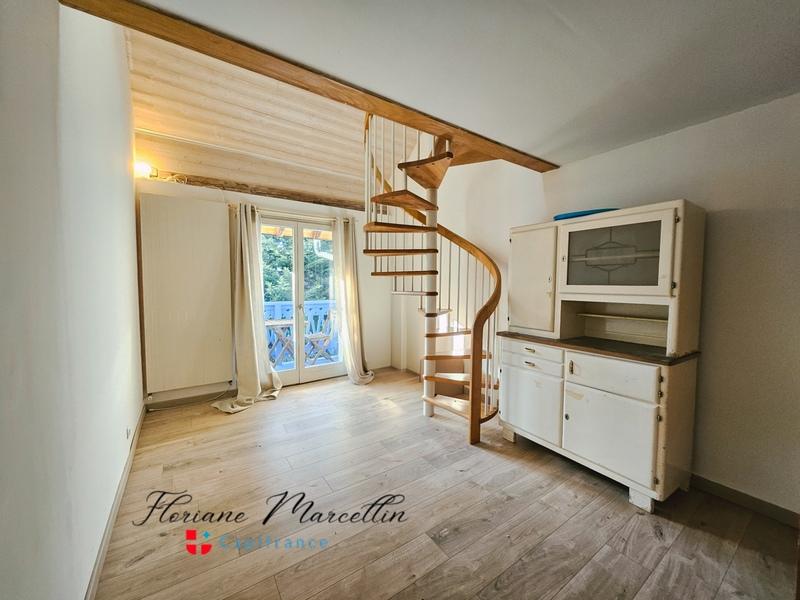 Appartement - 197 m² - 6 pièces