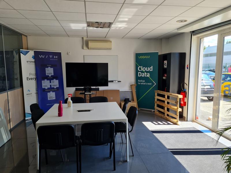 Local d'activités - 152 m² - 3 pièces