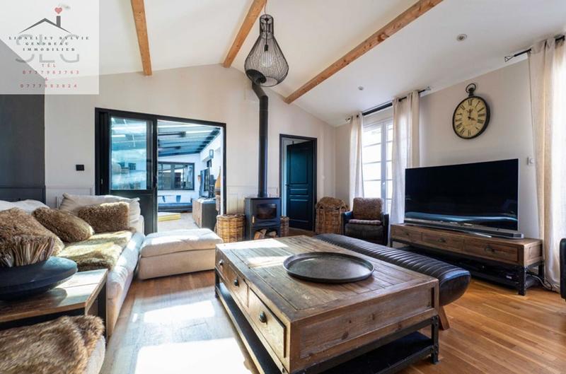 Maison - 174 m² - 8 pièces