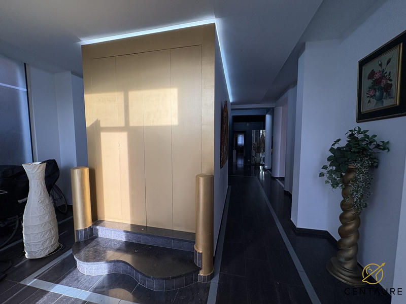 Villa - 400 m² - 9 pièces