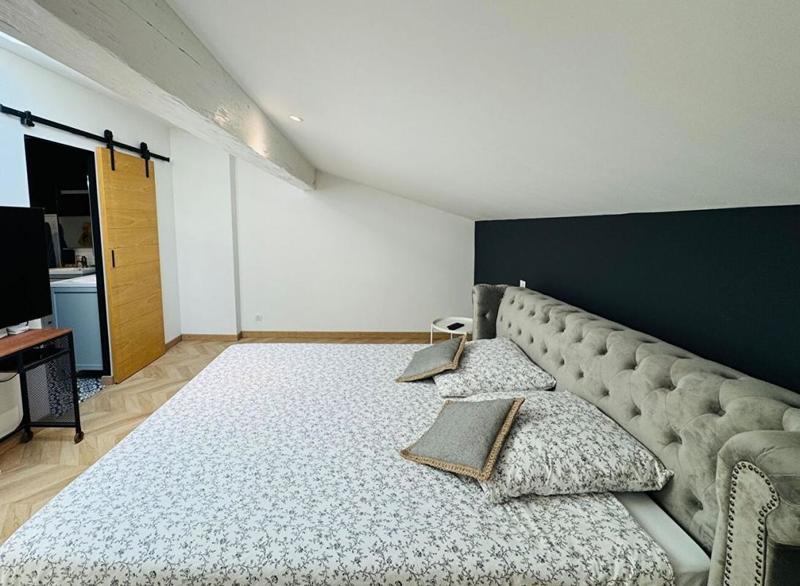 Appartement - 155 m² - 6 pièces