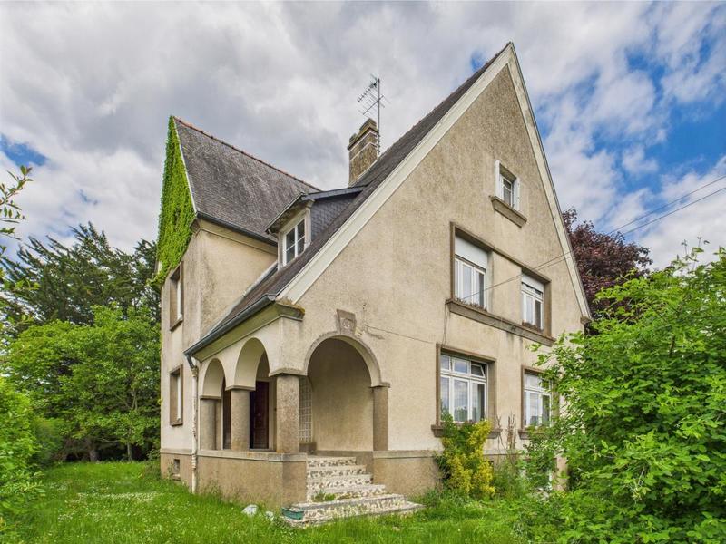 Maison - 220 m² - 9 pièces
