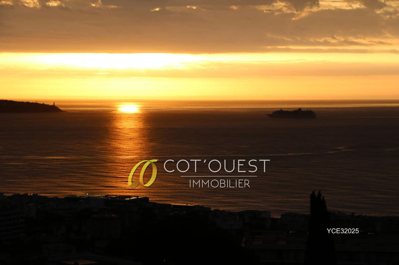 Appartement - 99 m² - 4 pièces