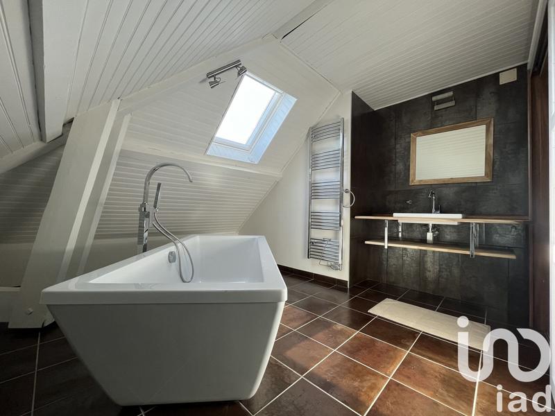 Maison - 180 m² - 7 pièces