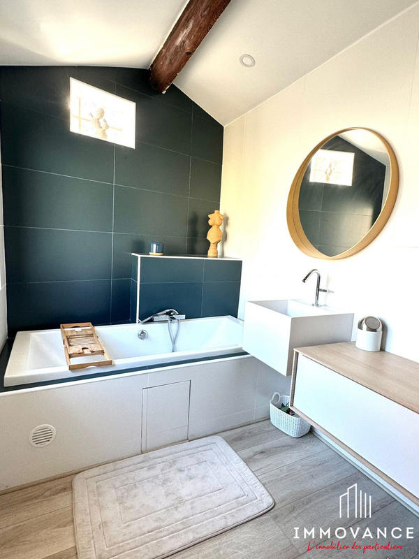 Maison - 206 m² - 7 pièces