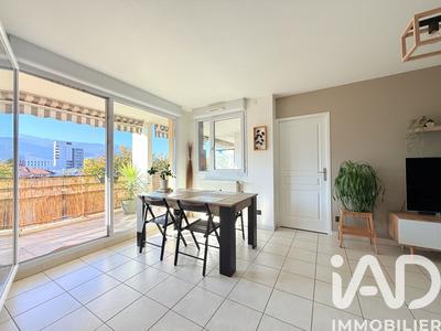 Appartement - 85 m² - 4 pièces