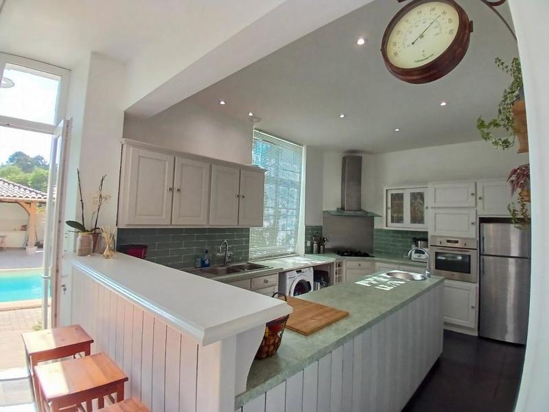 Maison - 253 m² - 10 pièces