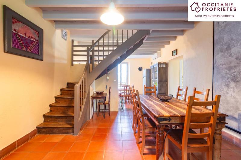 Propriété - 277 m² - 13 pièces