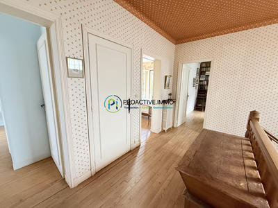 Maison traditionnelle - 165 m² - 6 pièces