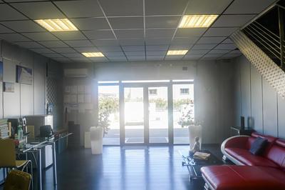 Local commercial - 180 m² - 7 pièces