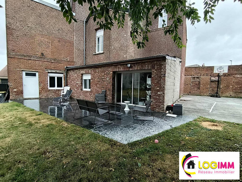 Maison - 203 m² - 10 pièces