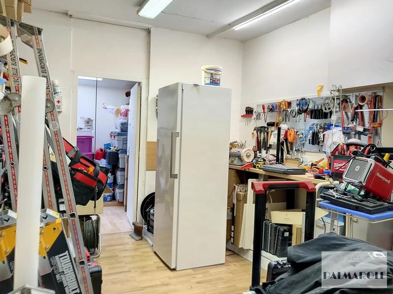 Local d'activités - 74 m² - 3 pièces