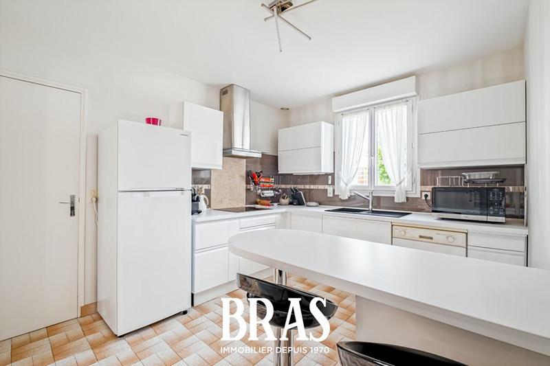 Maison - 140 m² - 5 pièces