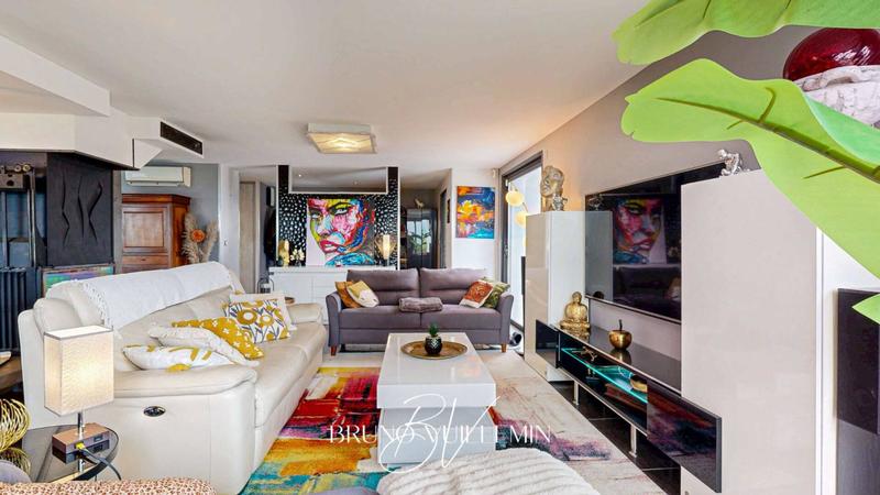 Villa - 251 m² - 8 pièces