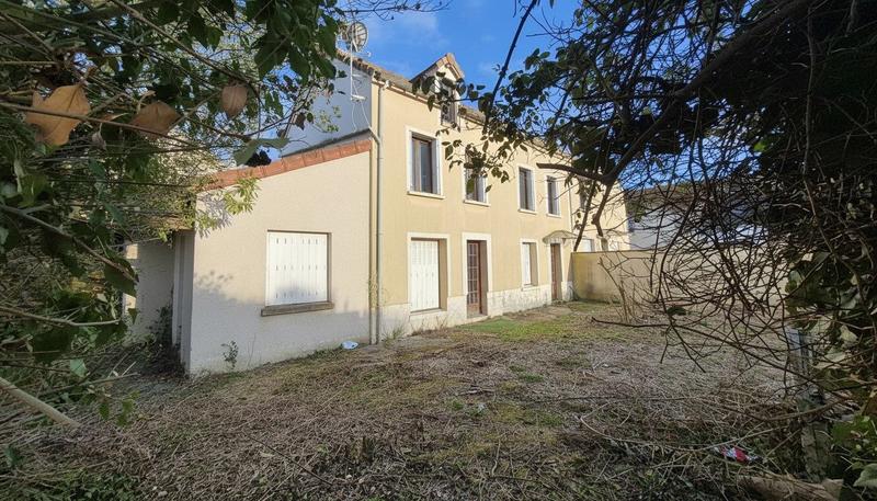 Maison traditionnelle - 172 m² - 9 pièces