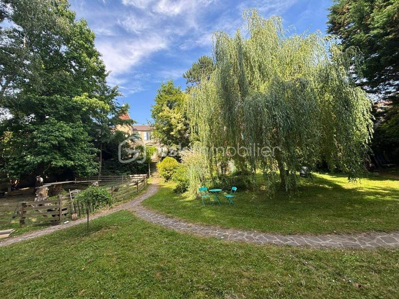 Demeure - 161 m² - 5 pièces