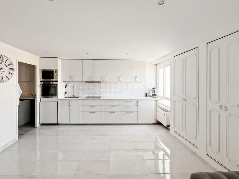 Appartement - 93 m² - 6 pièces