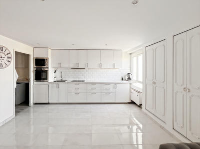 Appartement - 92 m² - 6 pièces