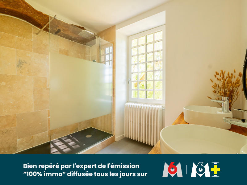 Maison - 456 m² - 16 pièces