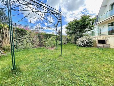 Maison traditionnelle - 161 m² - 7 pièces