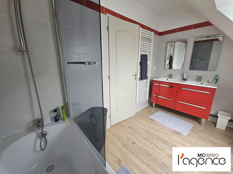 Maison traditionnelle - 94 m² - 5 pièces