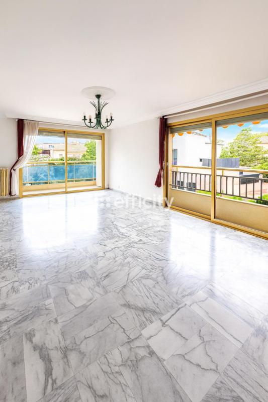 Appartement ancien - 81 m² - 3 pièces