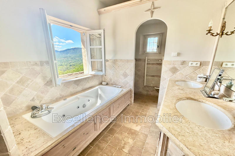 Propriété - 300 m² - 10 pièces