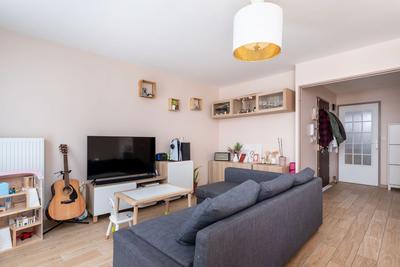 Appartement ancien - 64 m² - 3 pièces