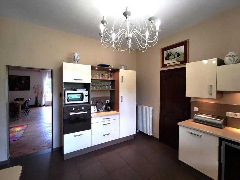 Villa - 271 m² - 6 pièces