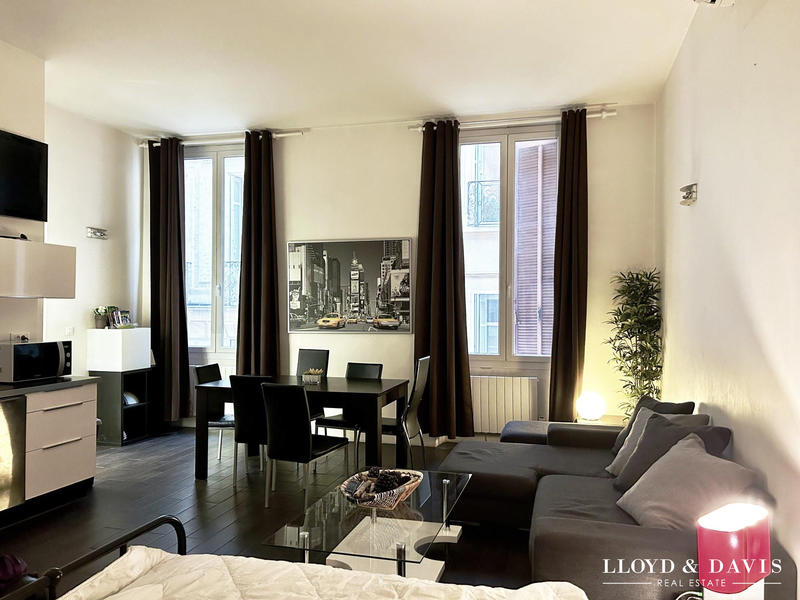 Appartement - 200 m² - 6 pièces