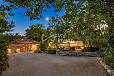 Villa - 273 m² - 7 pièces