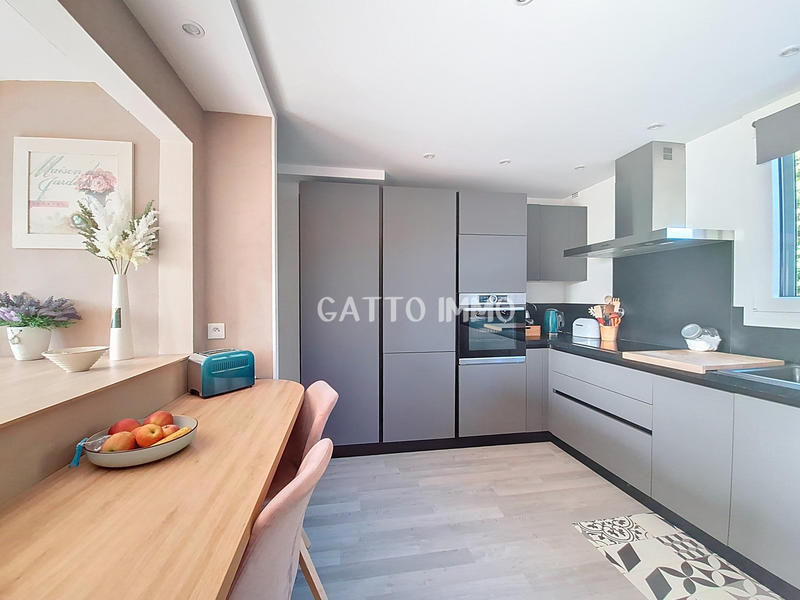 Appartement - 80 m² - 5 pièces