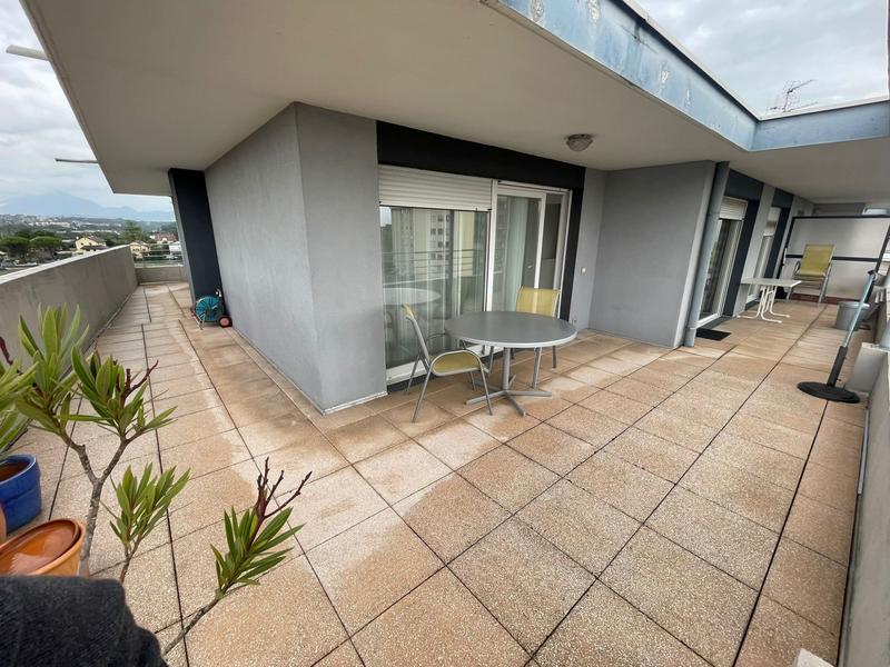 Appartement - 93 m² - 3 pièces