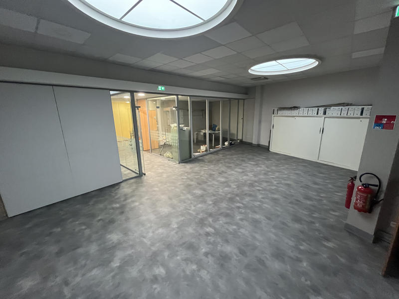 Bureau - 180 m²
