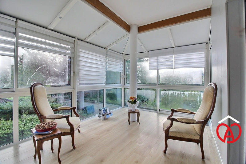 Maison - 216 m² - 8 pièces