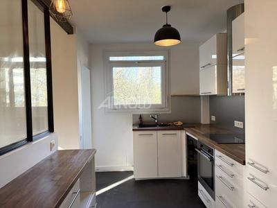 Appartement - 89 m² - 4 pièces