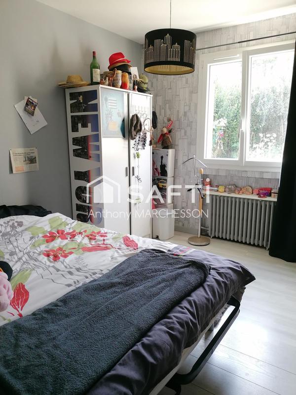 Maison - 233 m² - 9 pièces