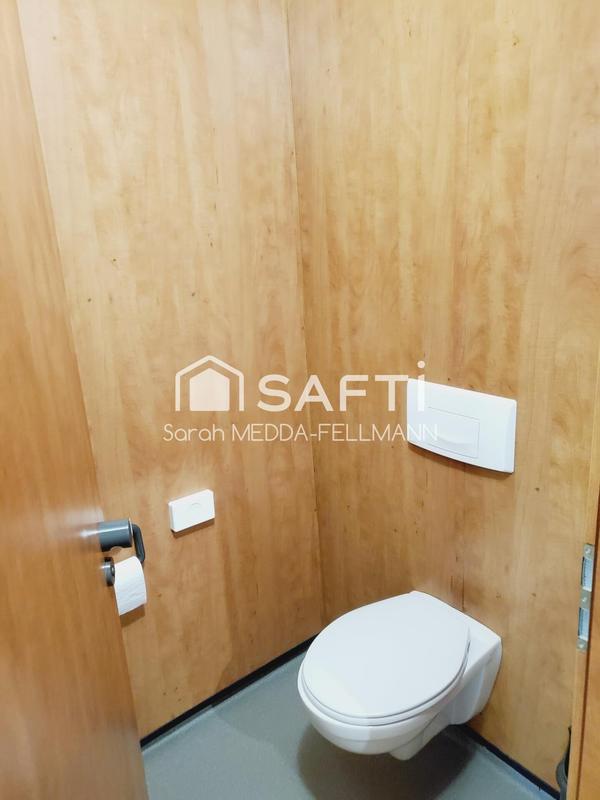 Local commercial - 1 257 m² - 30 pièces