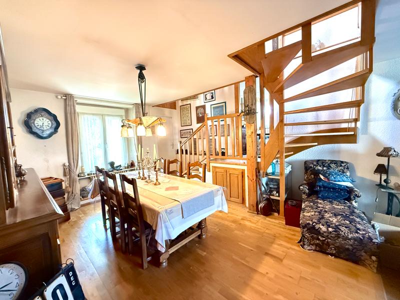 Maison - 210 m² - 5 pièces