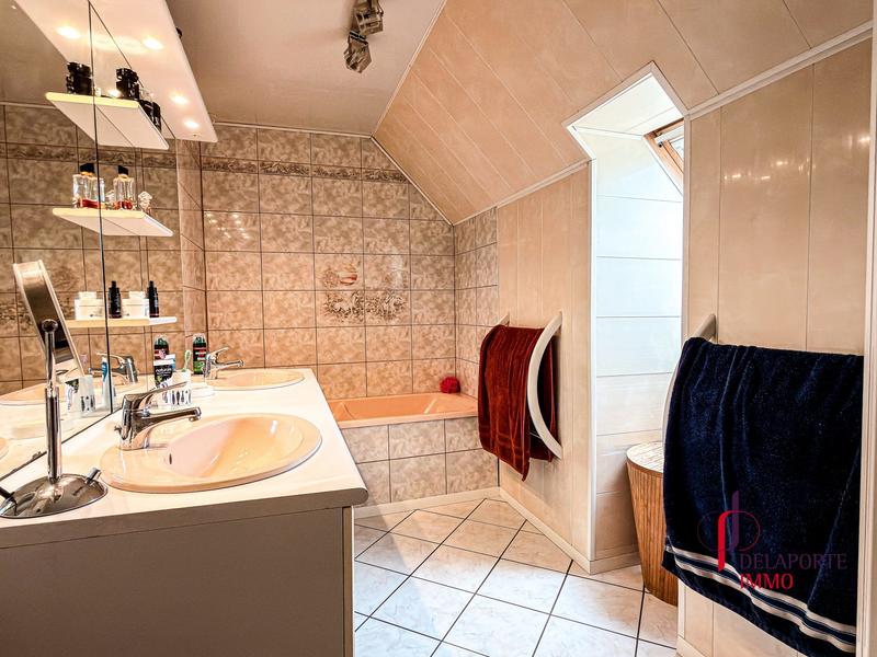 Maison traditionnelle - 110 m² - 6 pièces