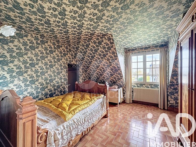 Maison - 239 m² - 9 pièces