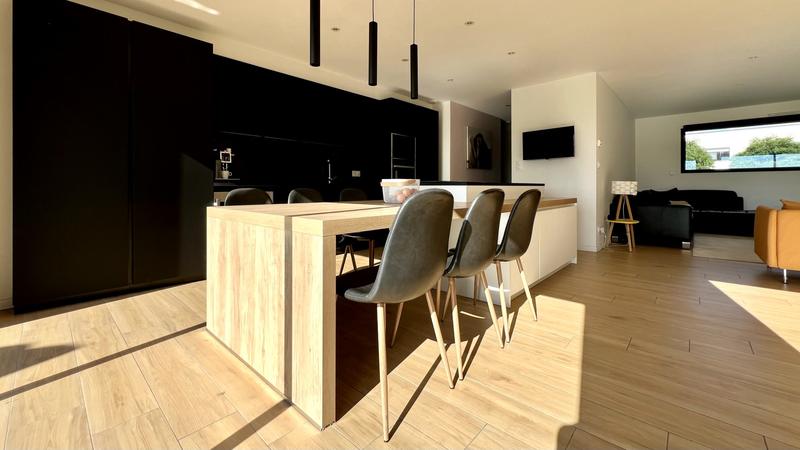 Maison - 137 m² - 5 pièces