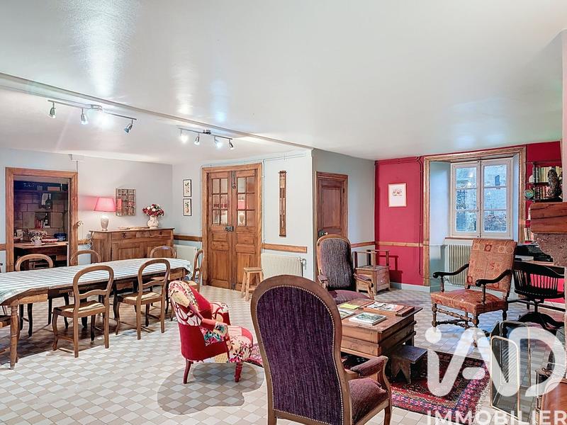 Maison - 335 m² - 13 pièces