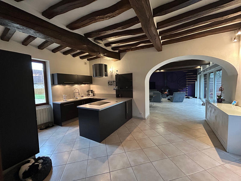 Maison - 203 m² - 7 pièces