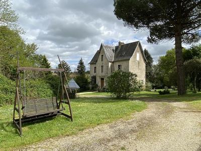 Propriété - 410 m² - 12 pièces