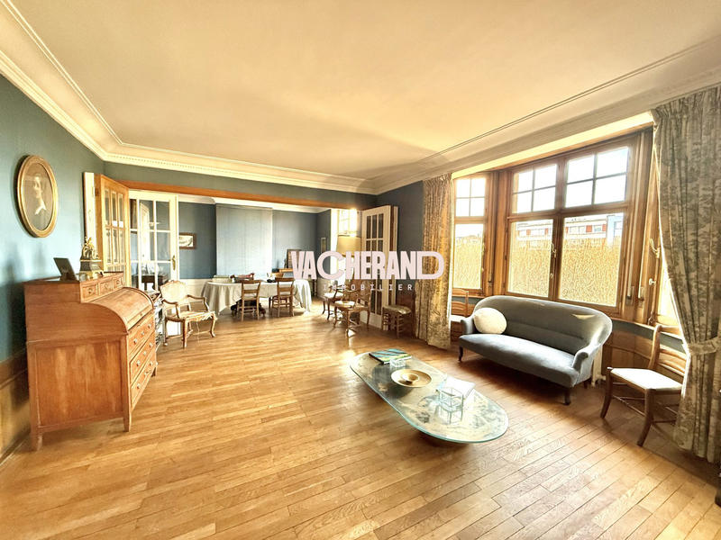 Appartement - 166 m² - 6 pièces