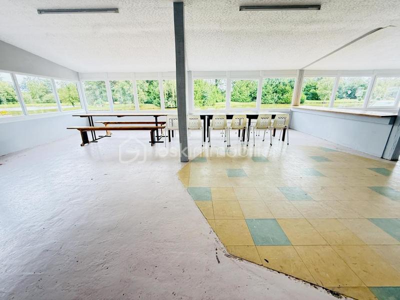 Maison - 380 m² - 4 pièces