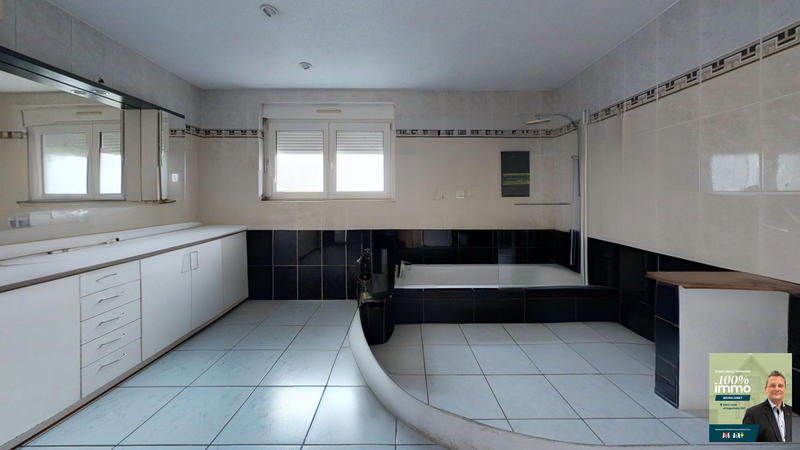 Maison - 390 m² - 12 pièces