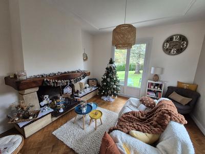 Maison - 166 m² - 8 pièces